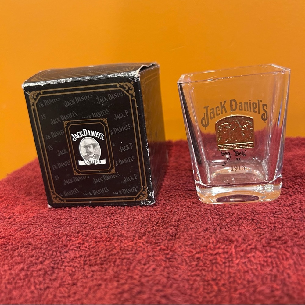 Jack Daniels Black and‎ Gold Whiskey Glass
